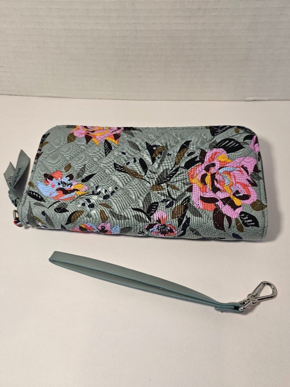 NWT Vera Bradley RFID Accordion Wristlet Rosy Outlook Wallet Flowers Leaves Pink
